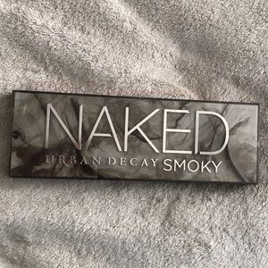 Urban Decay Naked Smokey eye shadow pallet